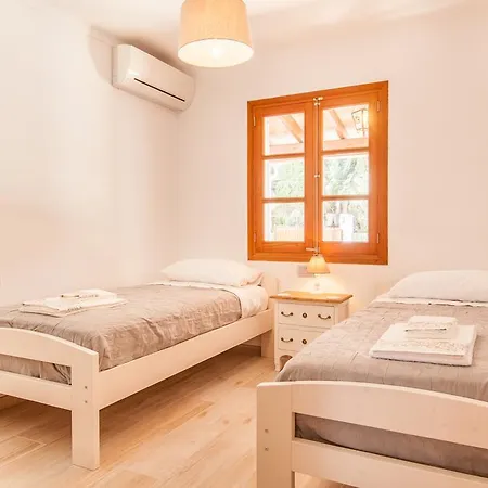 Can Garu Villa *